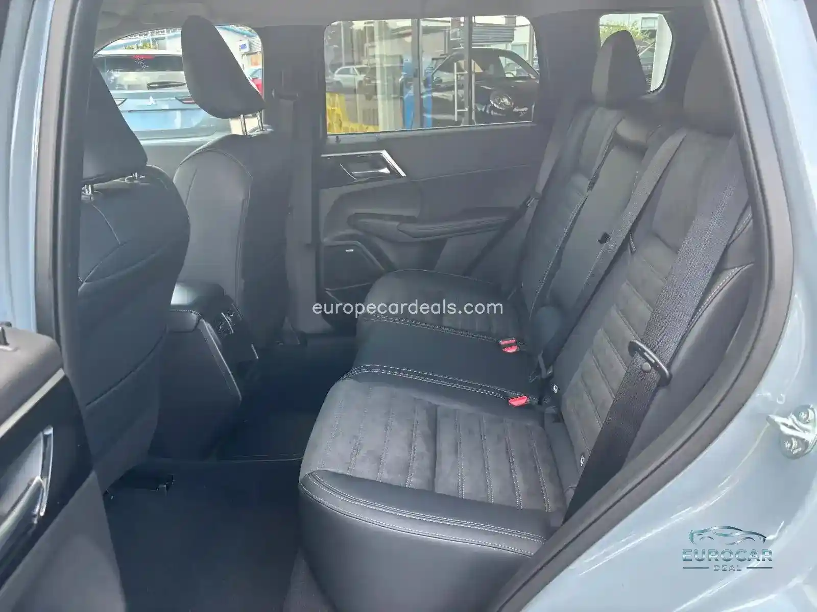 Mitsubishi Plug-in Hybrid Outlander