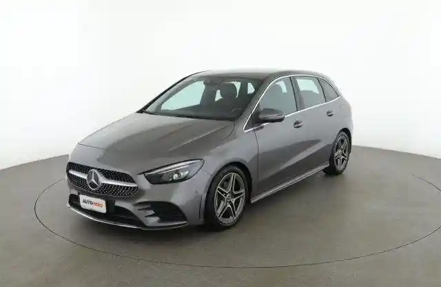 Mercedes-Benz B 180