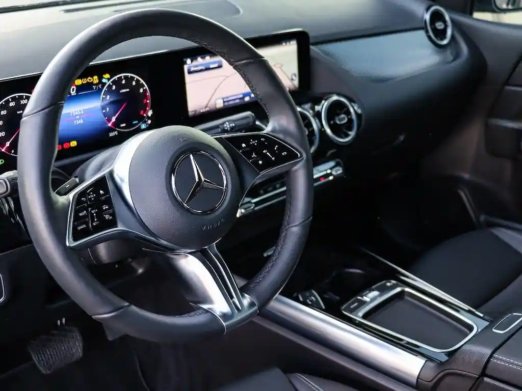 Mercedes-Benz B 200