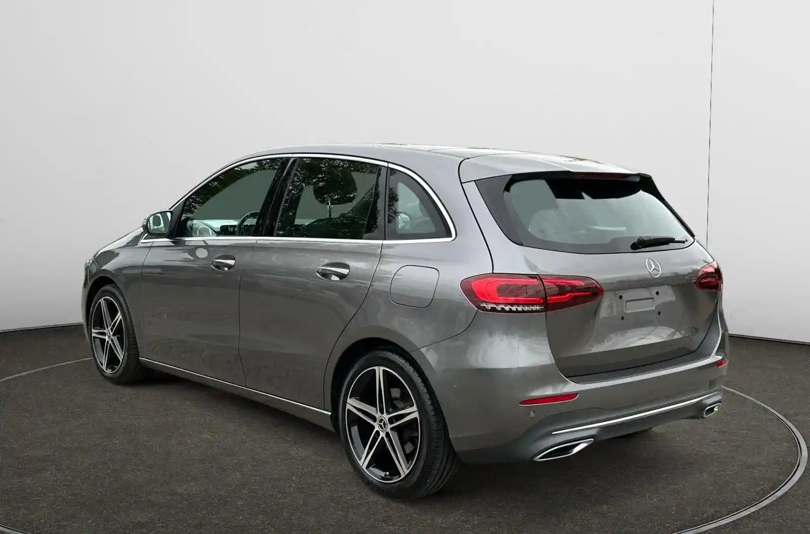 Mercedes-Benz B 220