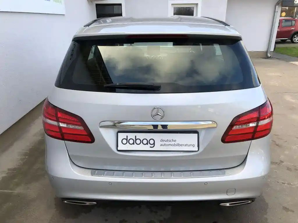 Mercedes-Benz B 200