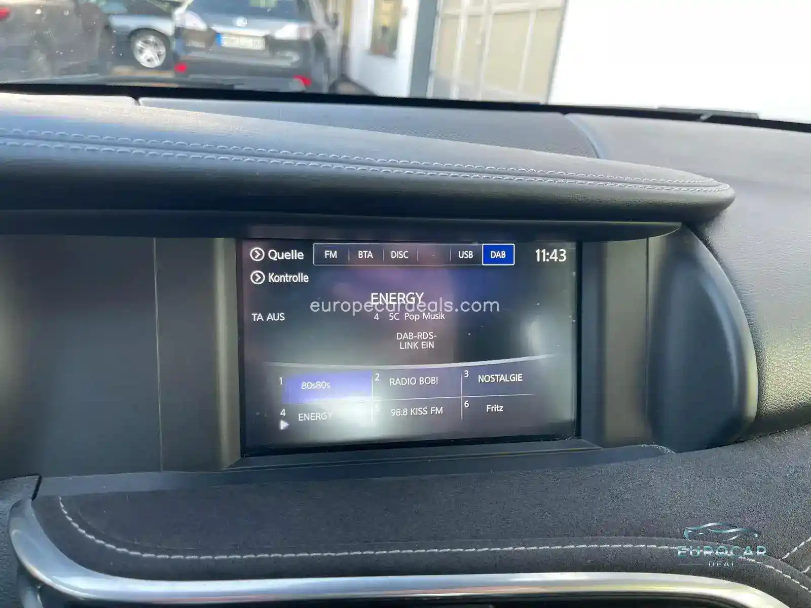 Infiniti Q30