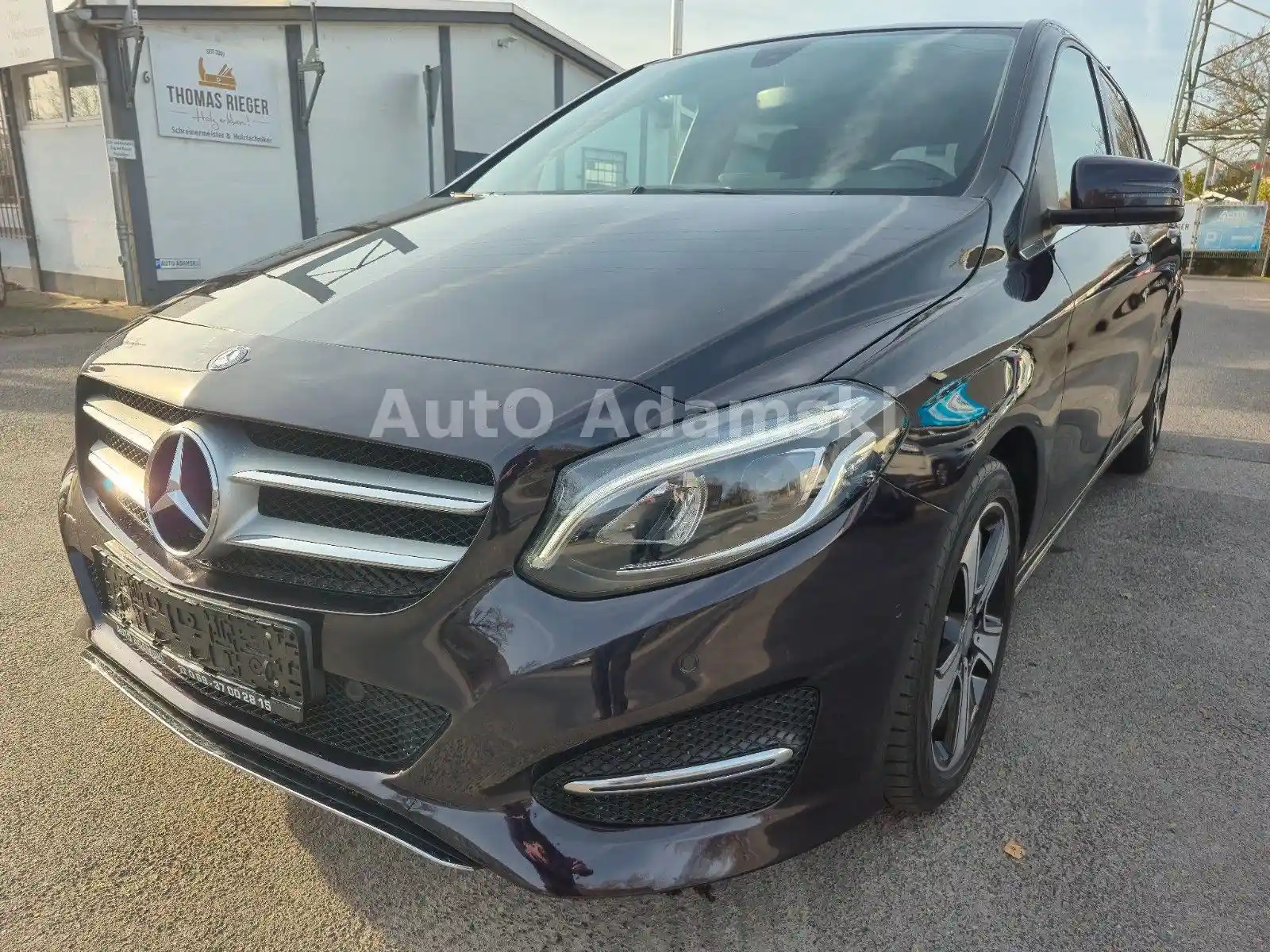Mercedes-Benz B 180