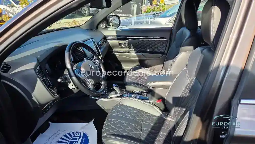 Mitsubishi Plug-in Hybrid Outlander