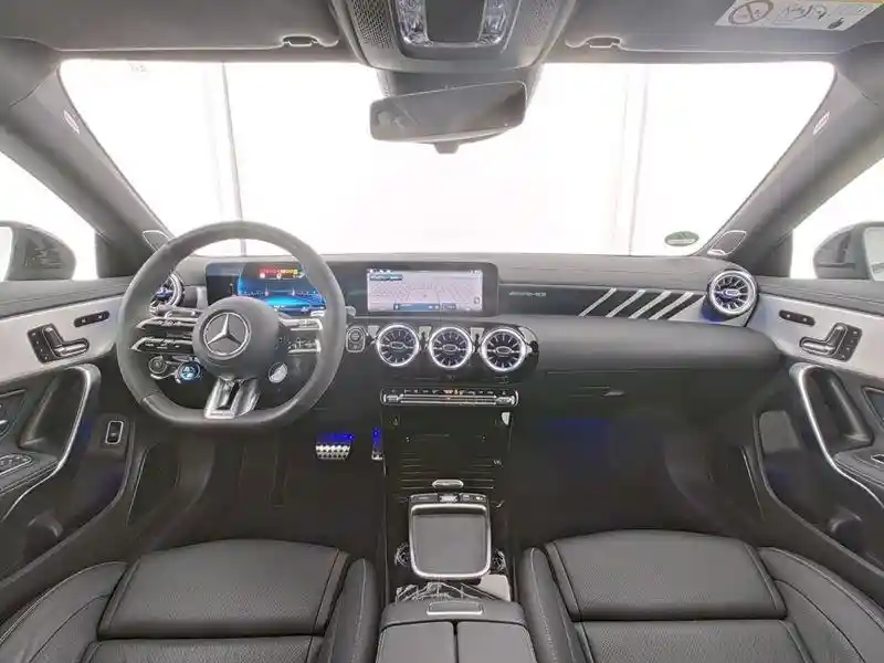 Mercedes-Benz CLA 45 AMG