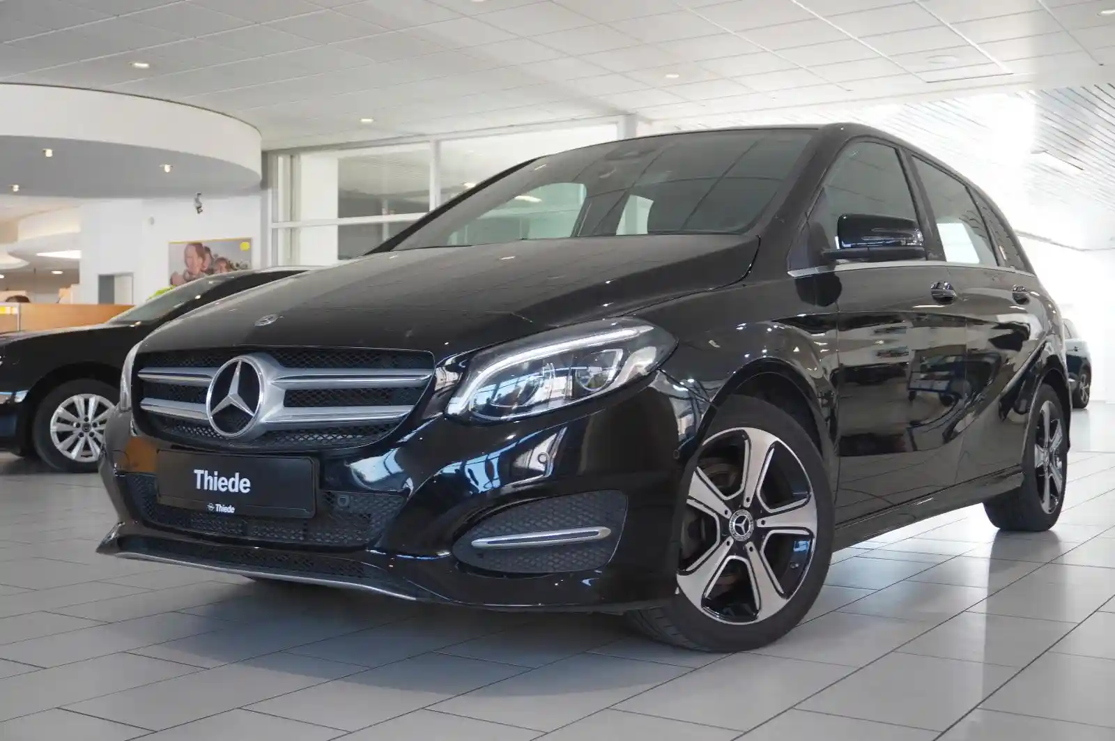 Mercedes-Benz B 200