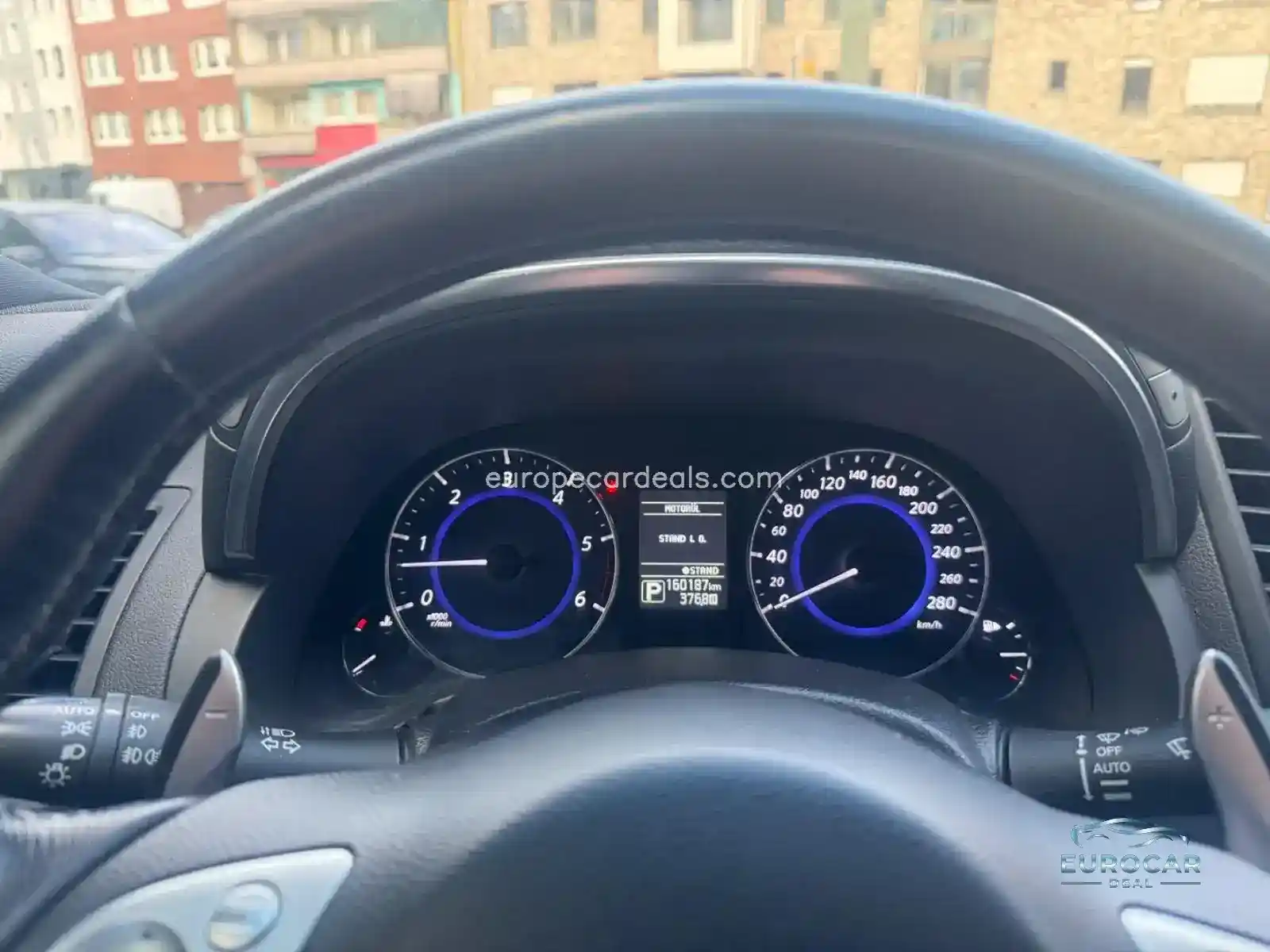 Infiniti QX70