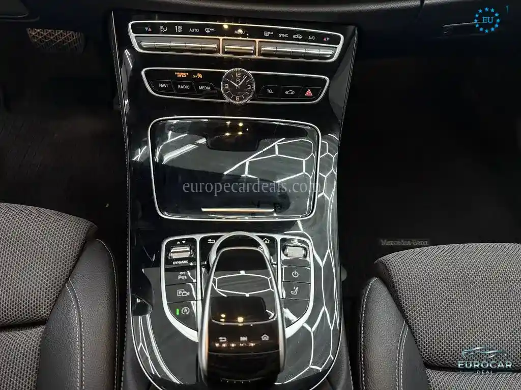 Mercedes-Benz E 220