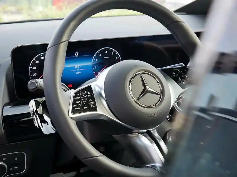Mercedes-Benz B 200