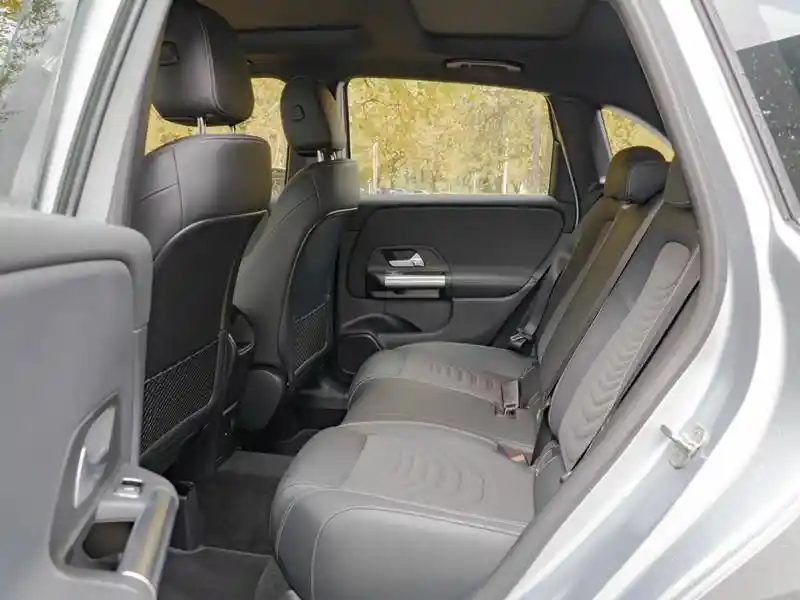 Mercedes-Benz B 220
