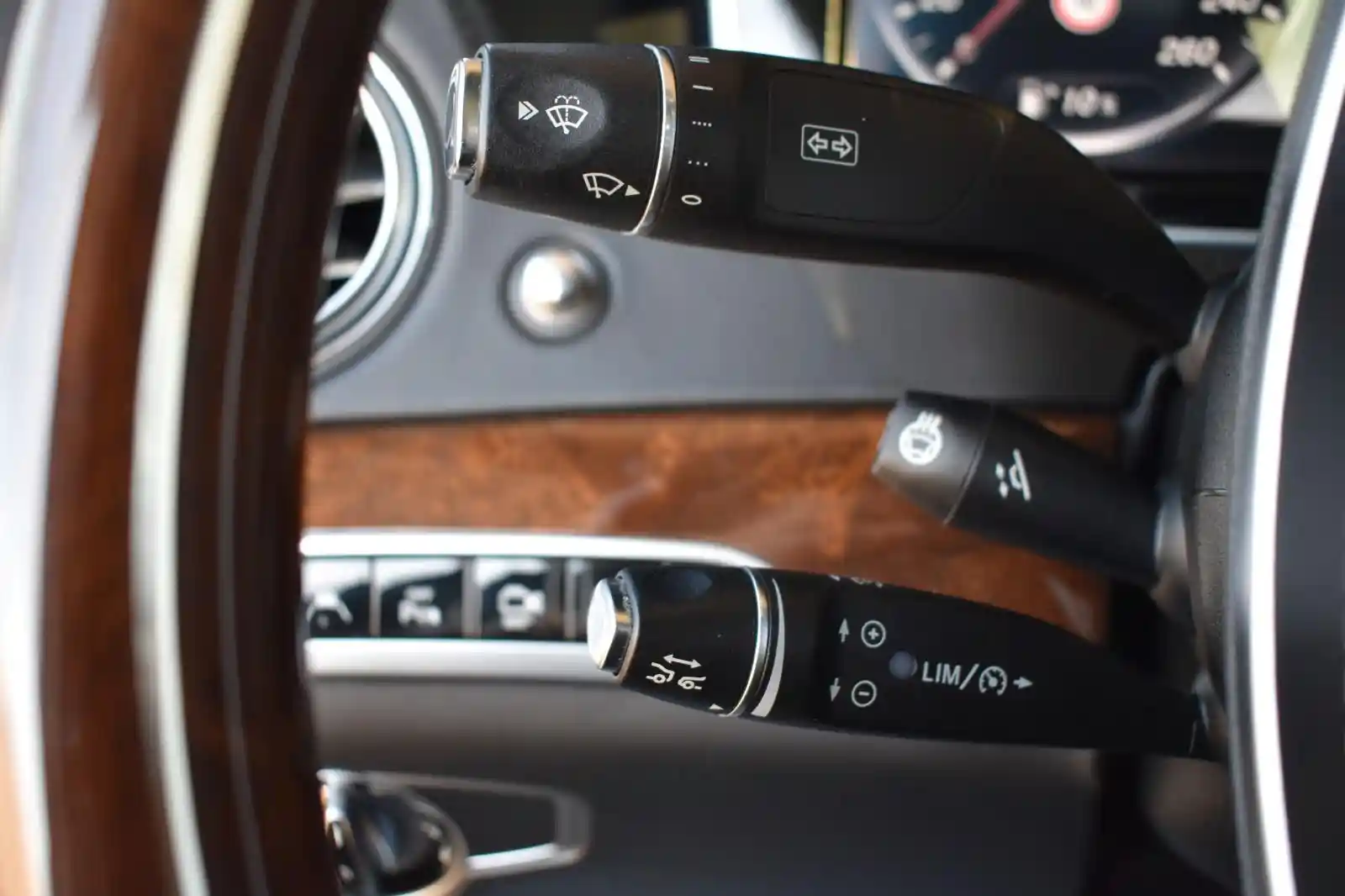 Mercedes-Benz S 600
