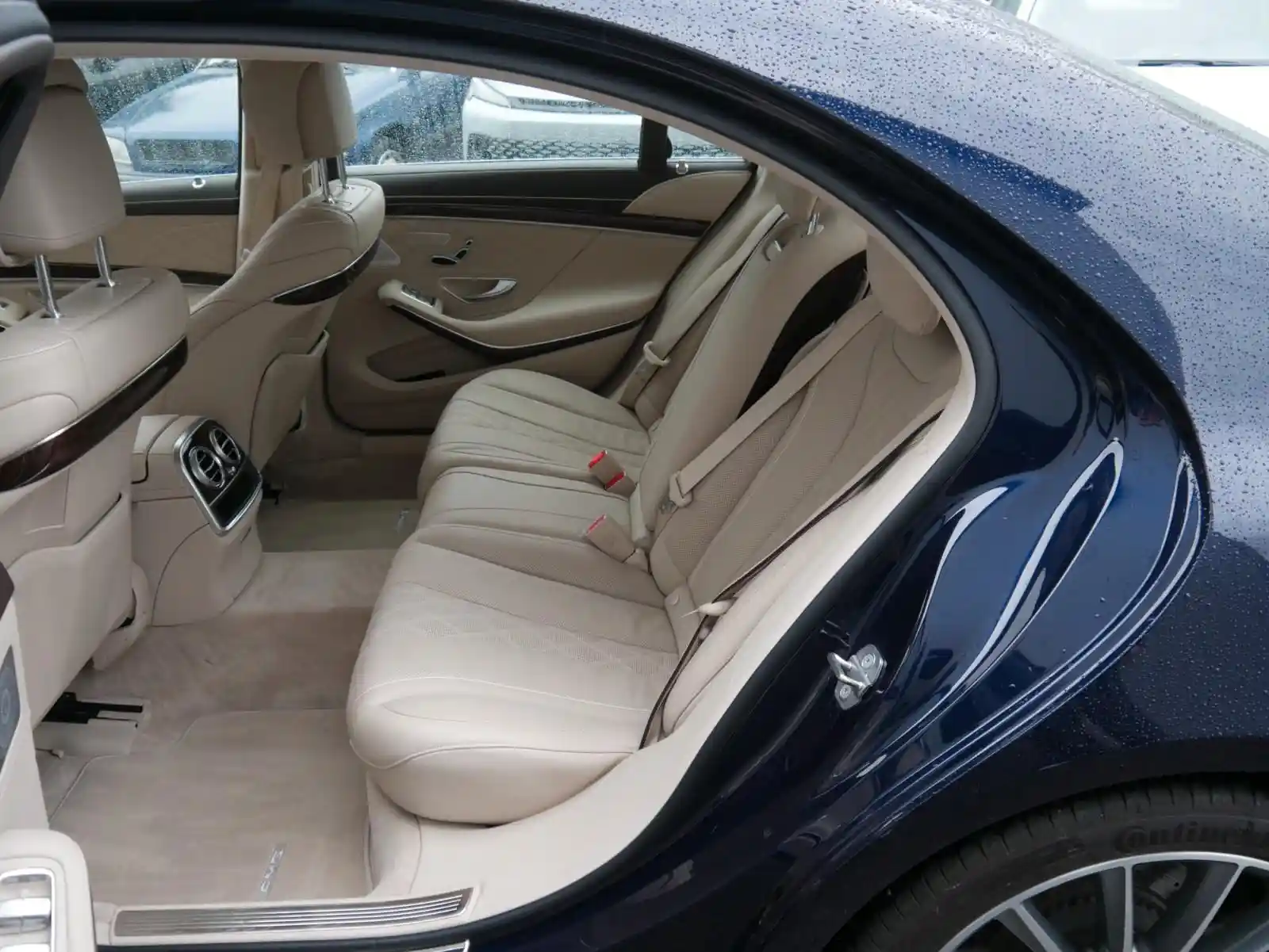 Mercedes-Benz S 560
