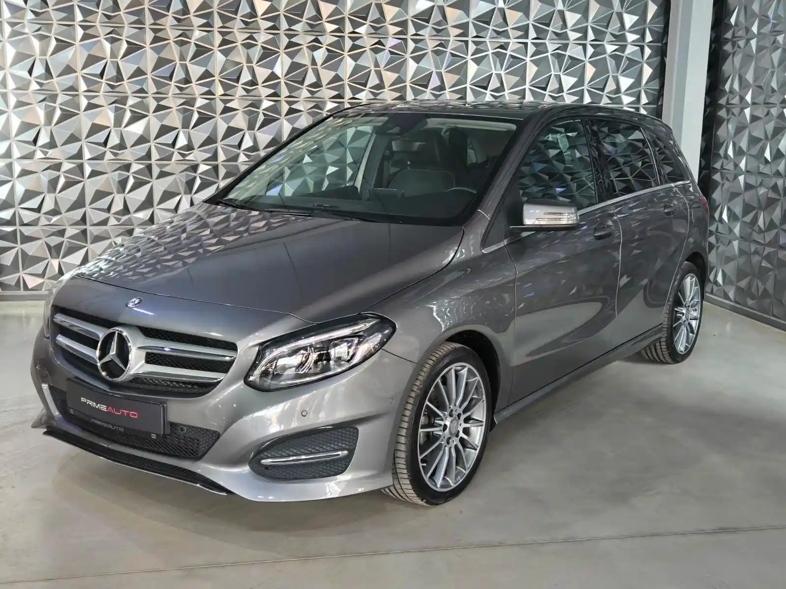 Mercedes-Benz B 200