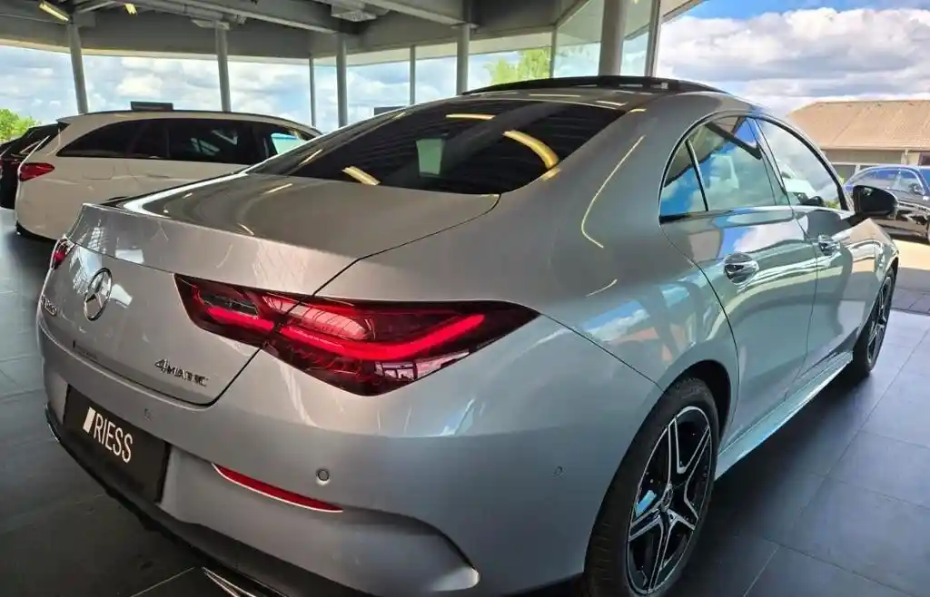 Mercedes-Benz CLA 220