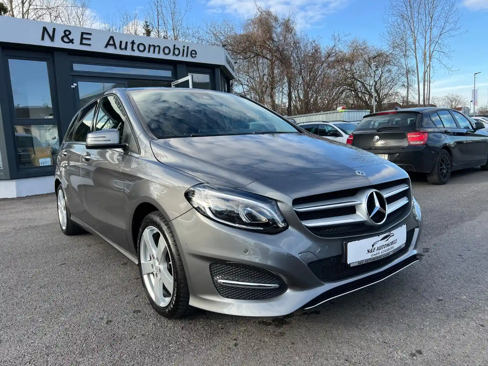 Mercedes-Benz B 220