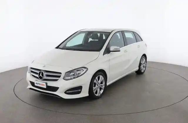 Mercedes-Benz B 180