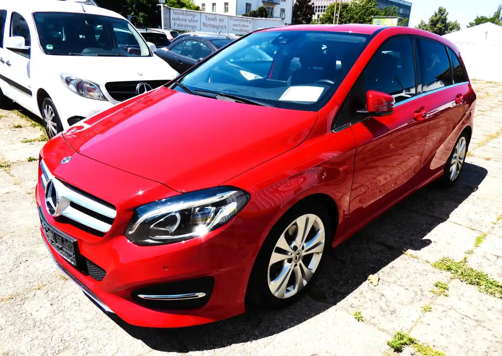 Mercedes-Benz B 220