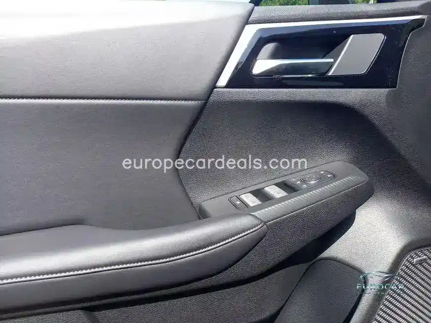 Mitsubishi Plug-in Hybrid Outlander