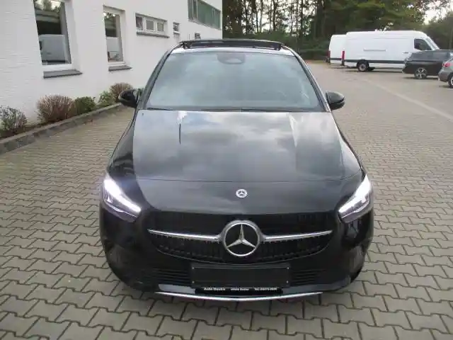 Mercedes-Benz B 180