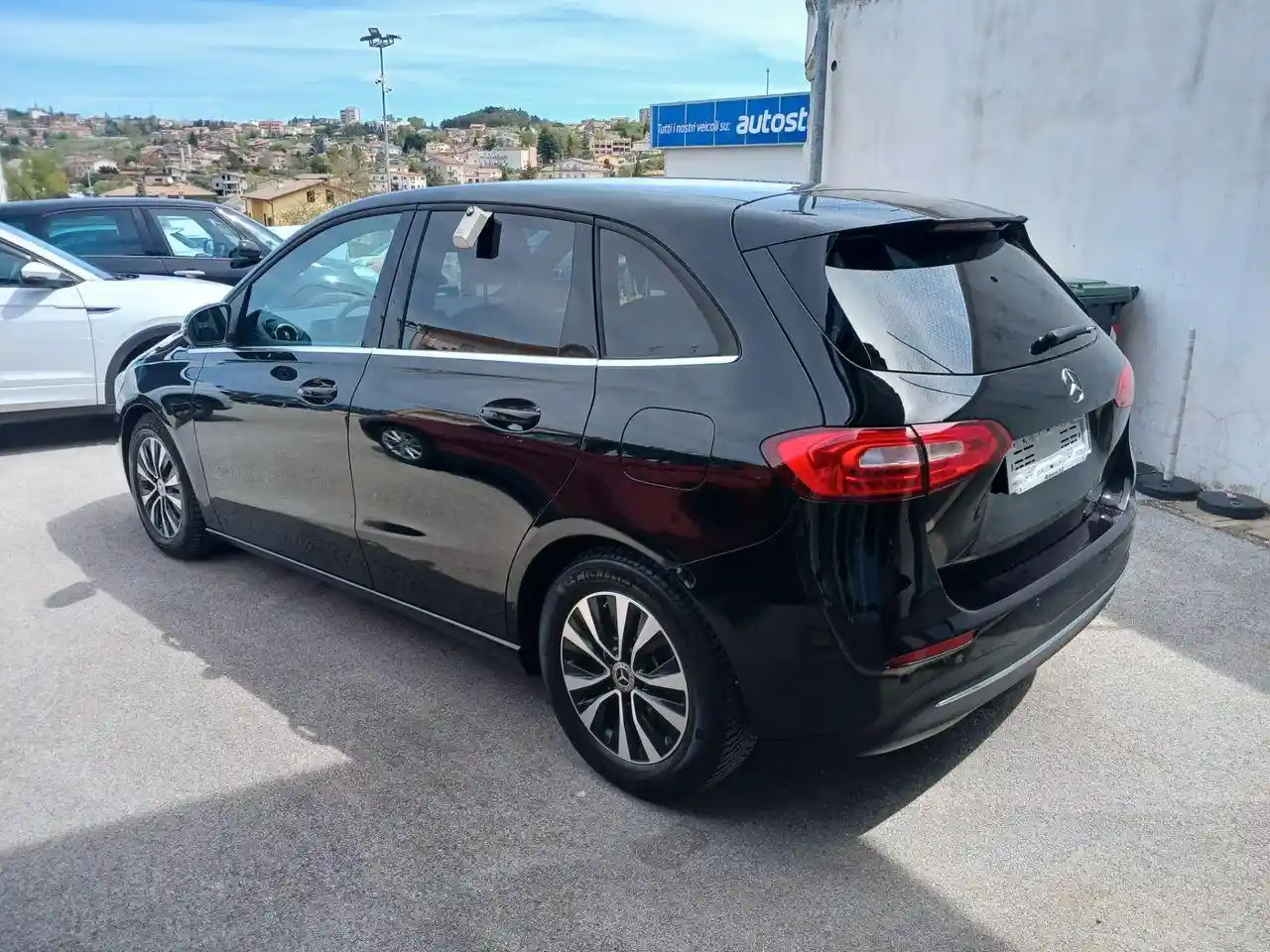 Mercedes-Benz B 180