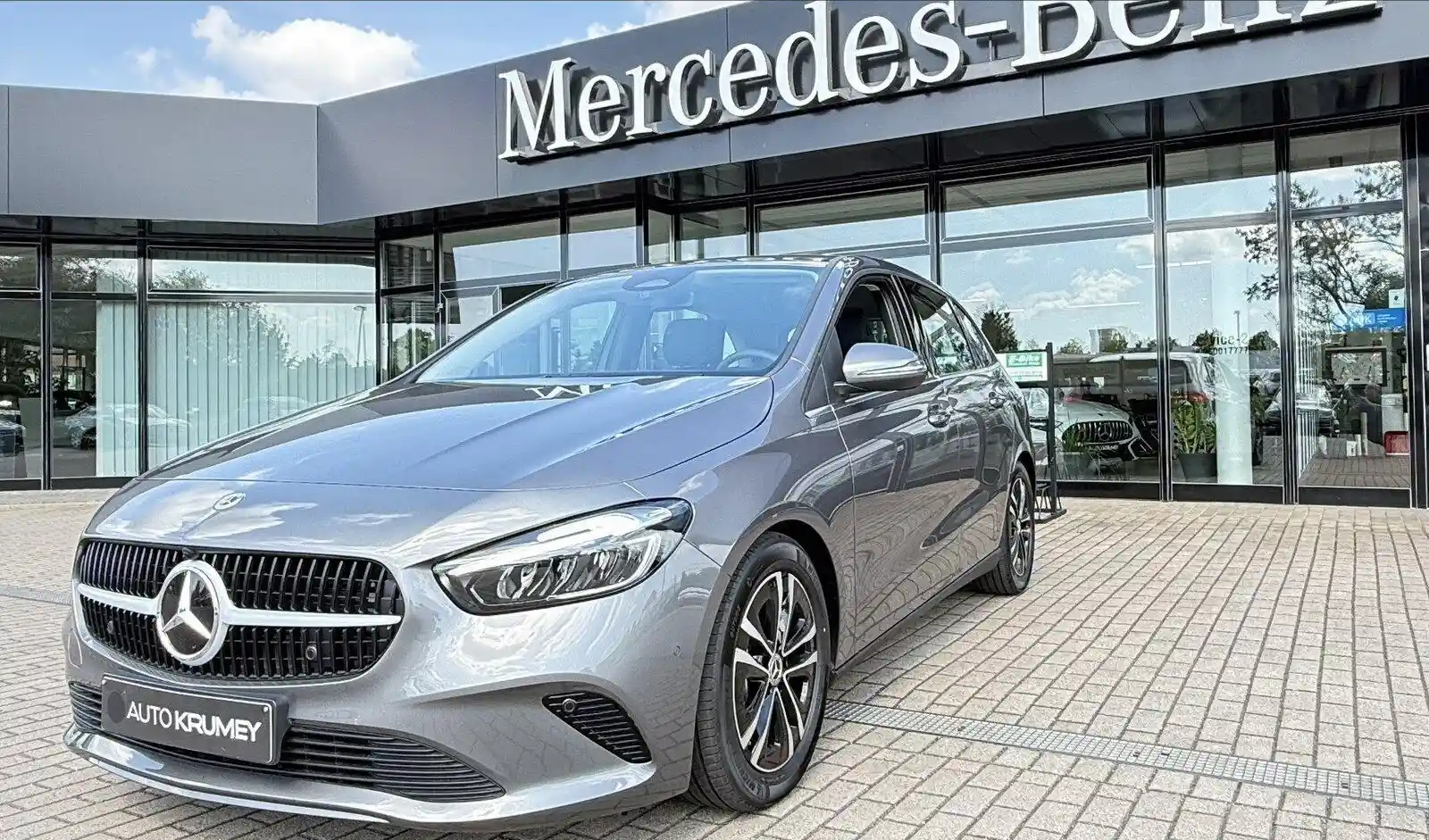 Mercedes-Benz B 180