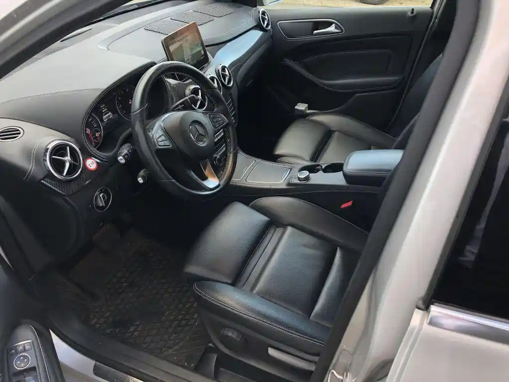 Mercedes-Benz B 200