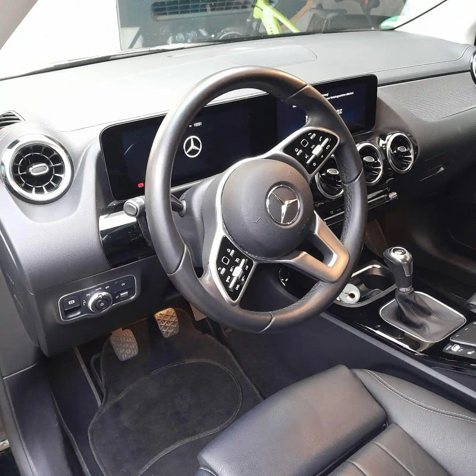 Mercedes-Benz B 200