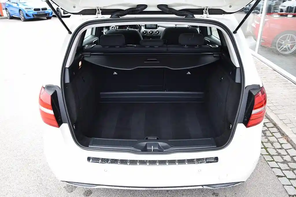 Mercedes-Benz B 200