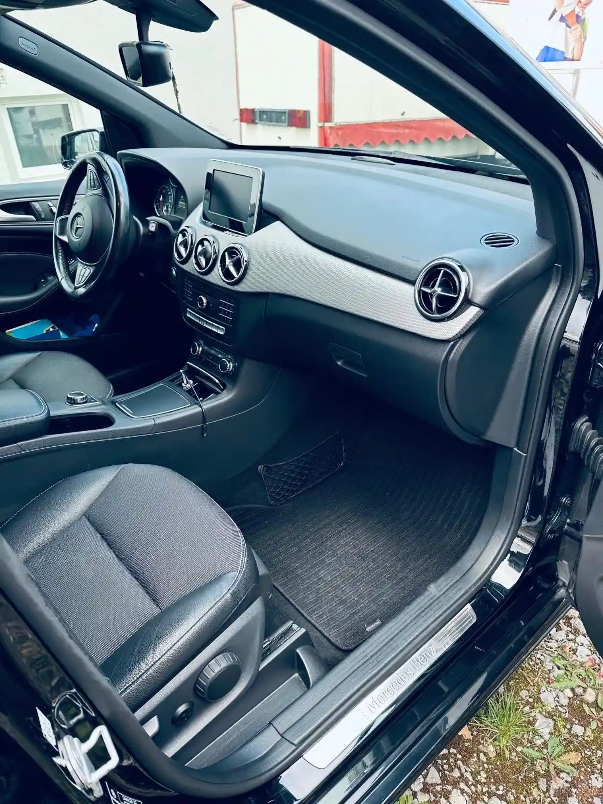 Mercedes-Benz B 250