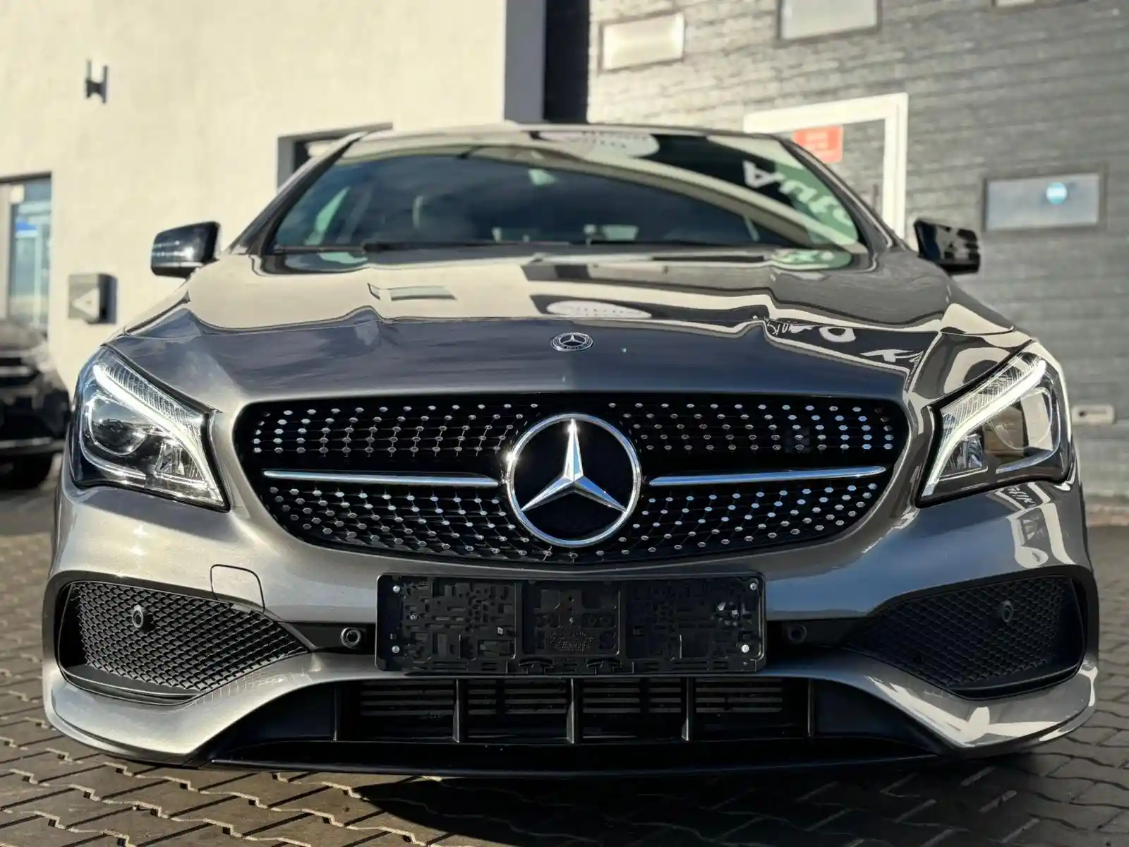 Mercedes-Benz CLA 200