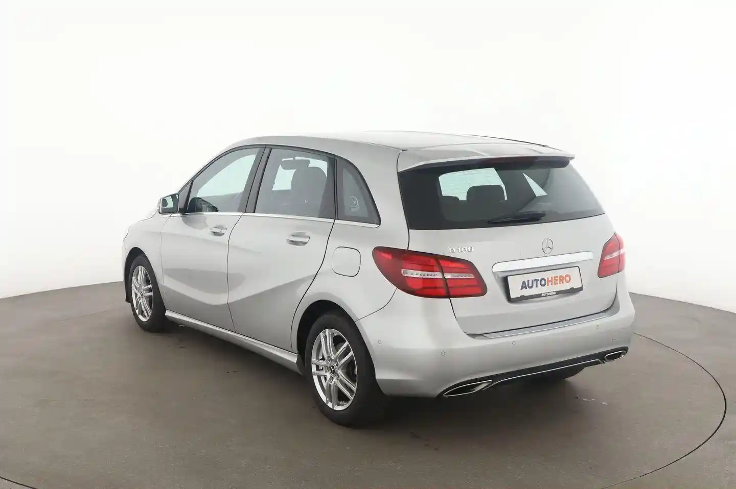 Mercedes-Benz B 180