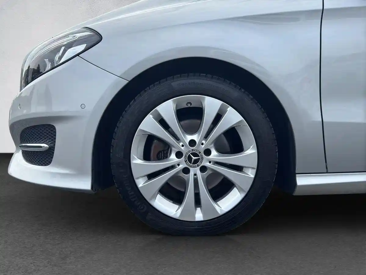 Mercedes-Benz B 200