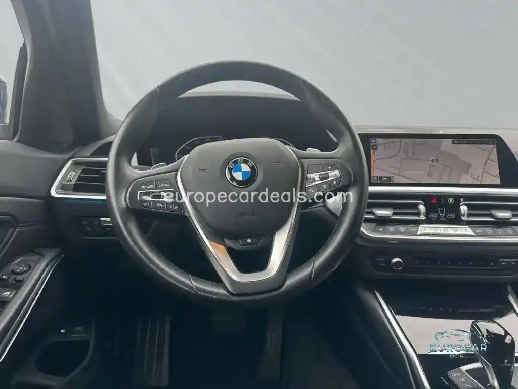 BMW 330