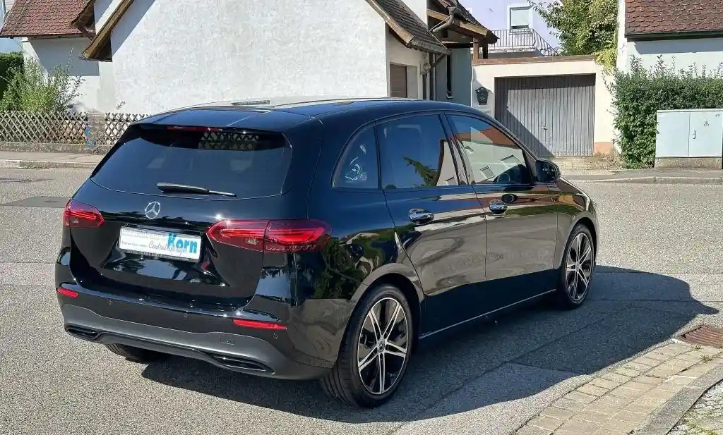 Mercedes-Benz B 200