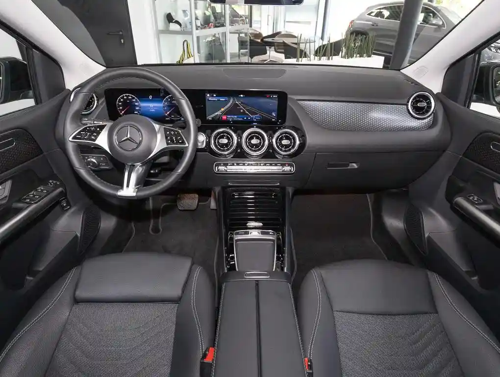 Mercedes-Benz B 180