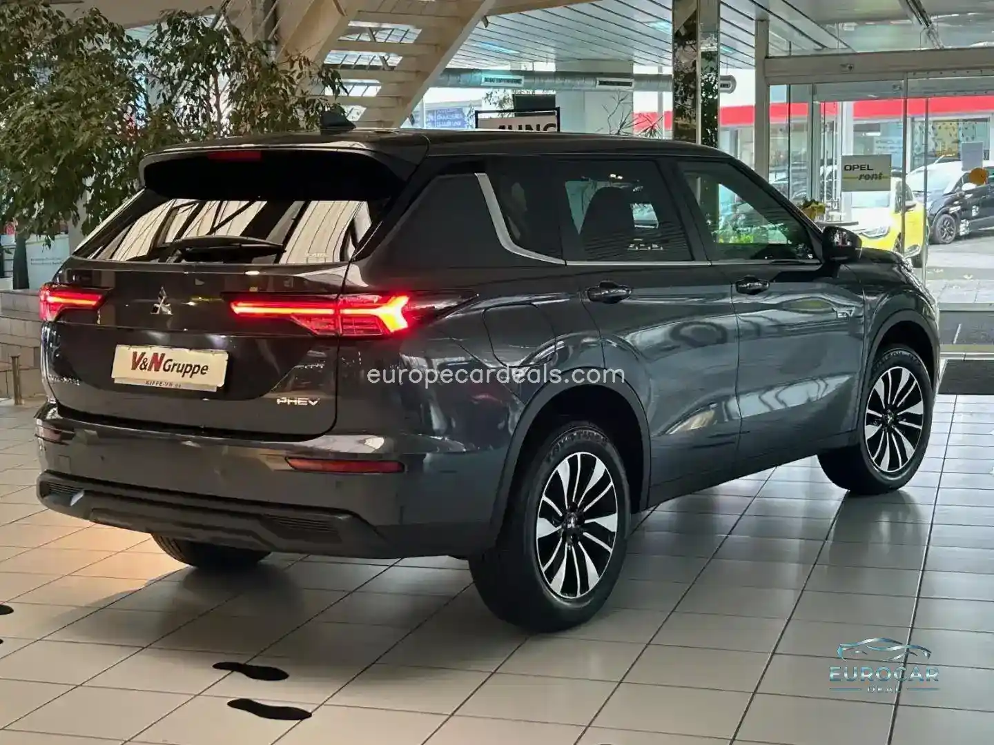 Mitsubishi Plug-in Hybrid Outlander