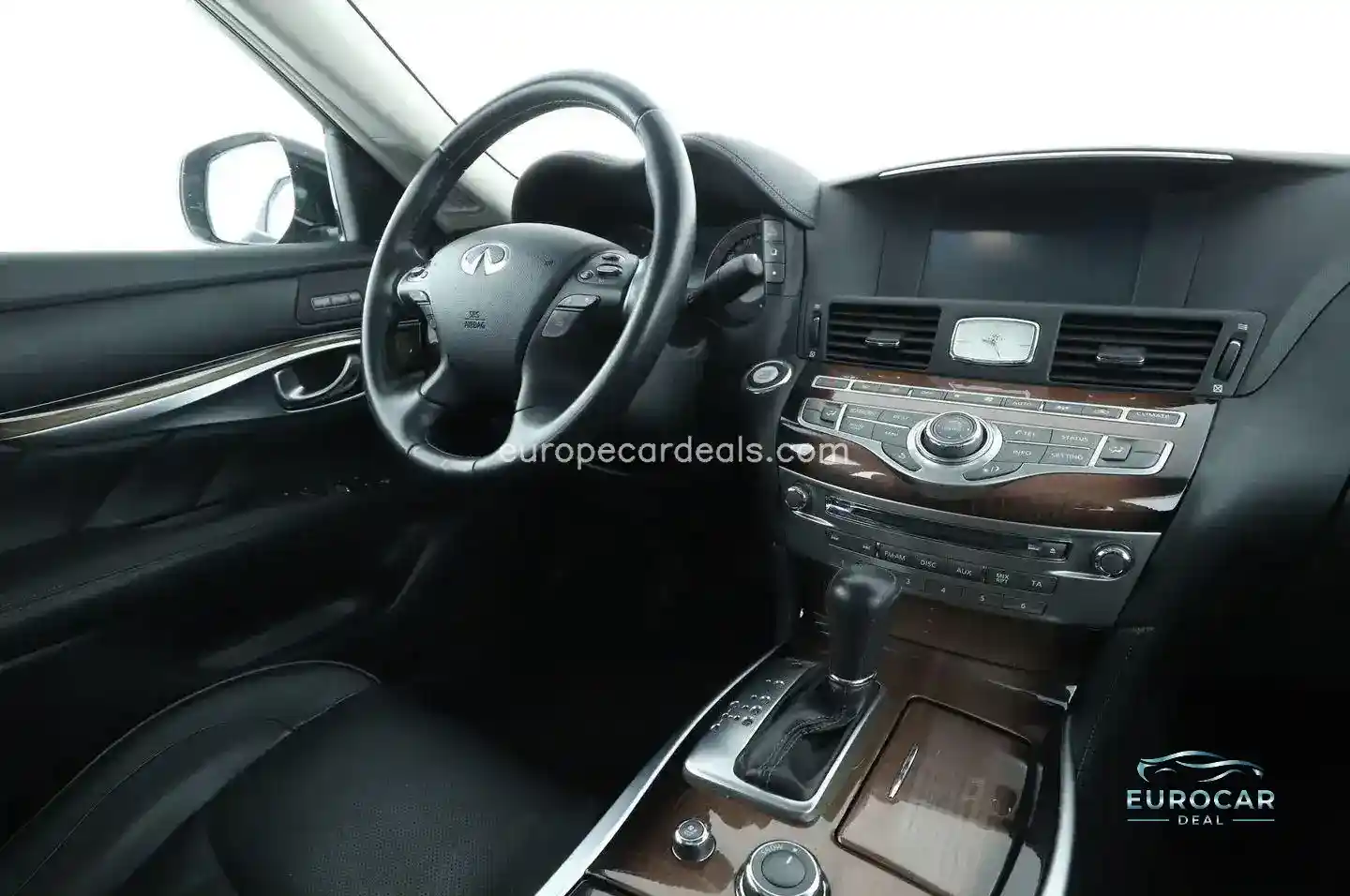 Infiniti Q70