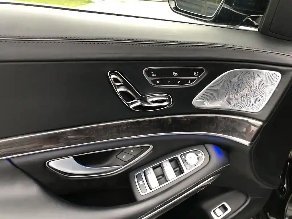 Mercedes-Benz S 560
