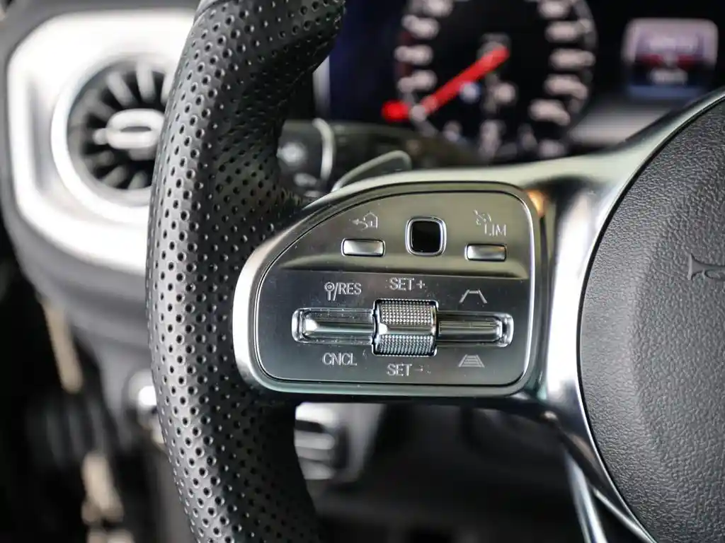 Mercedes-Benz G 500