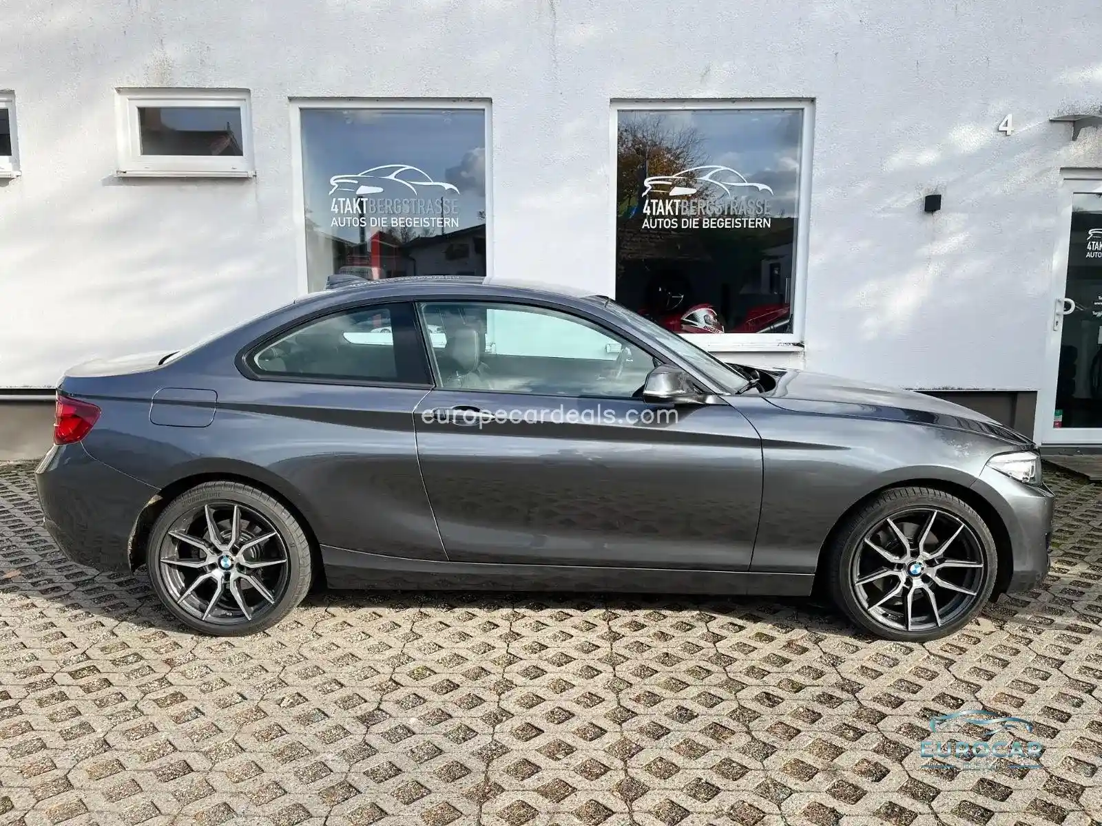 BMW 220