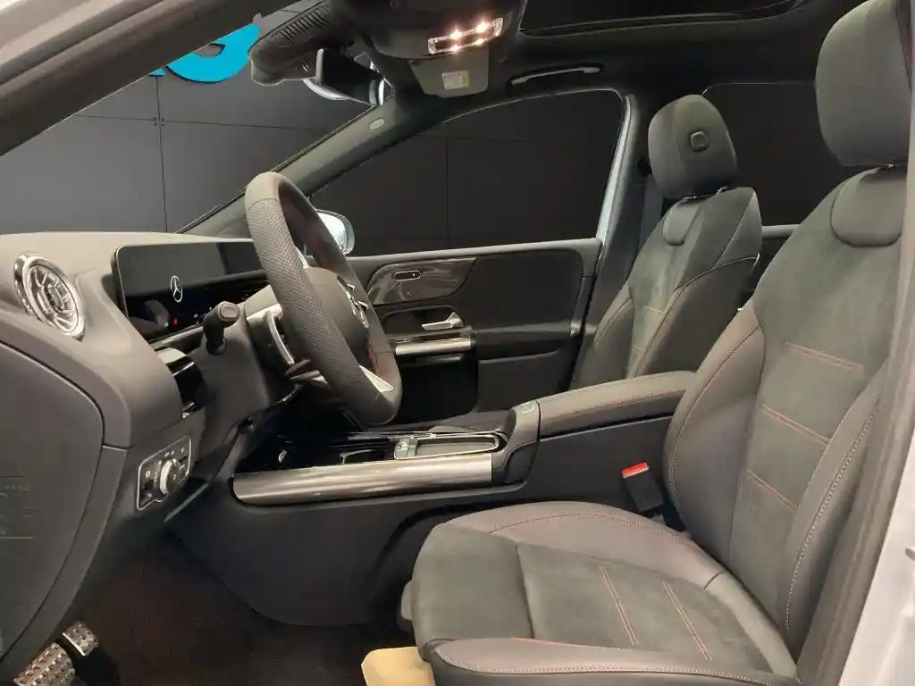 Mercedes-Benz B 220