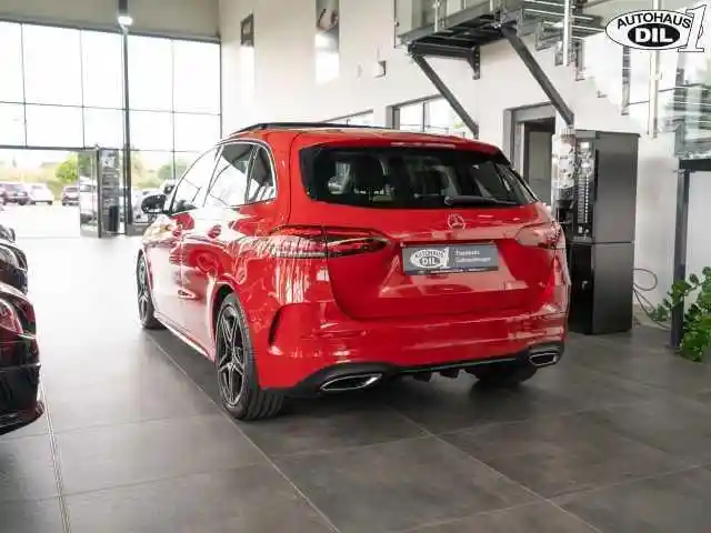Mercedes-Benz B 200