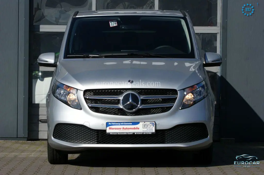 Mercedes-Benz V 220