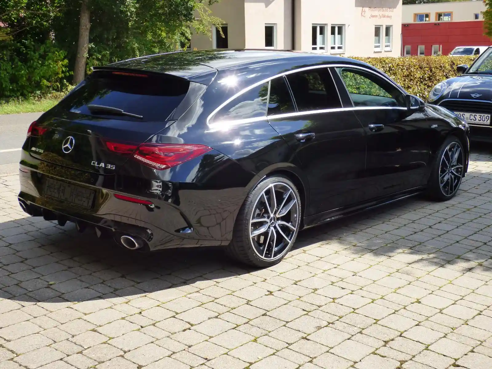 Mercedes-Benz CLA 35 AMG Shooting Brake