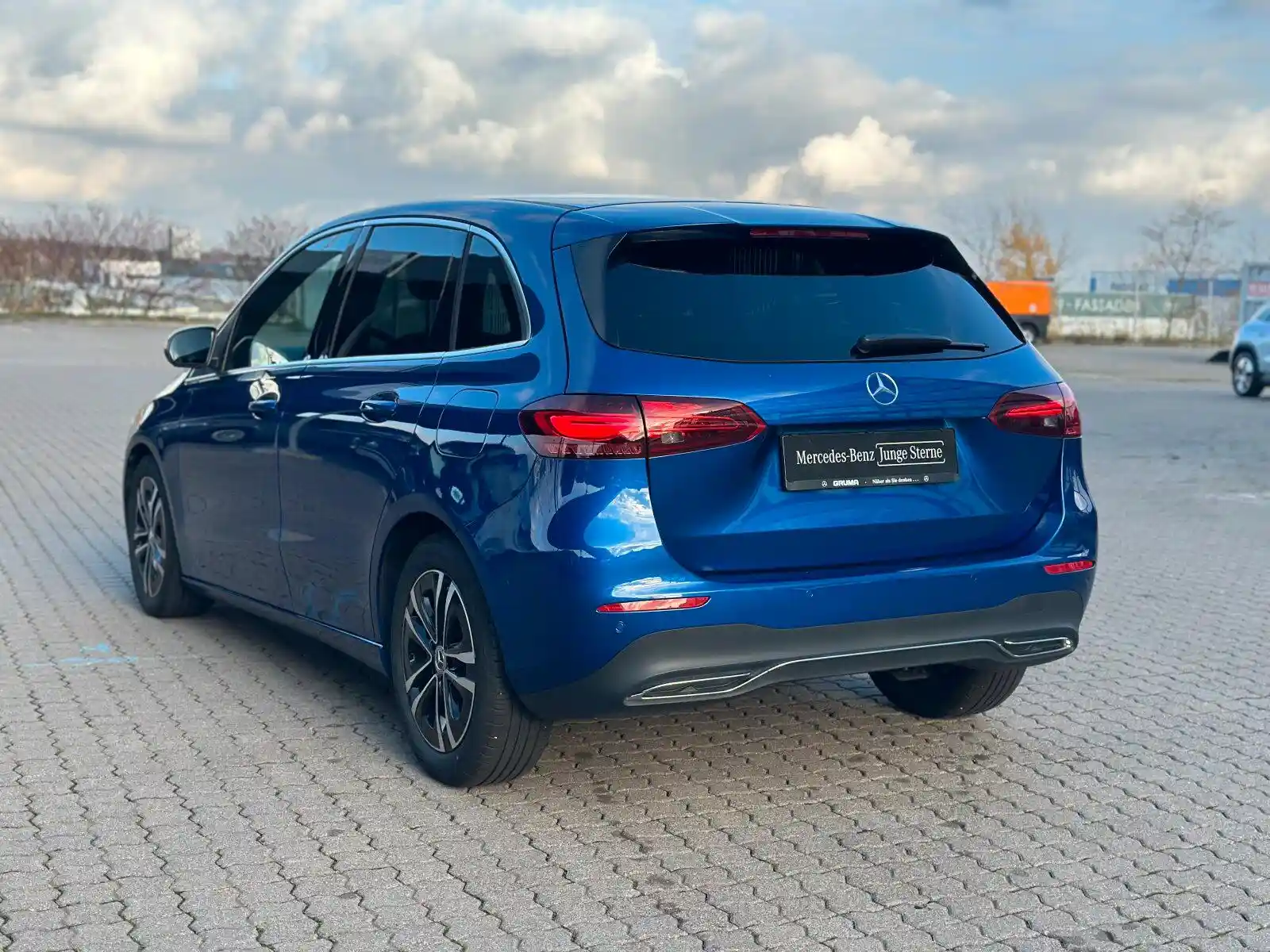 Mercedes-Benz B 200