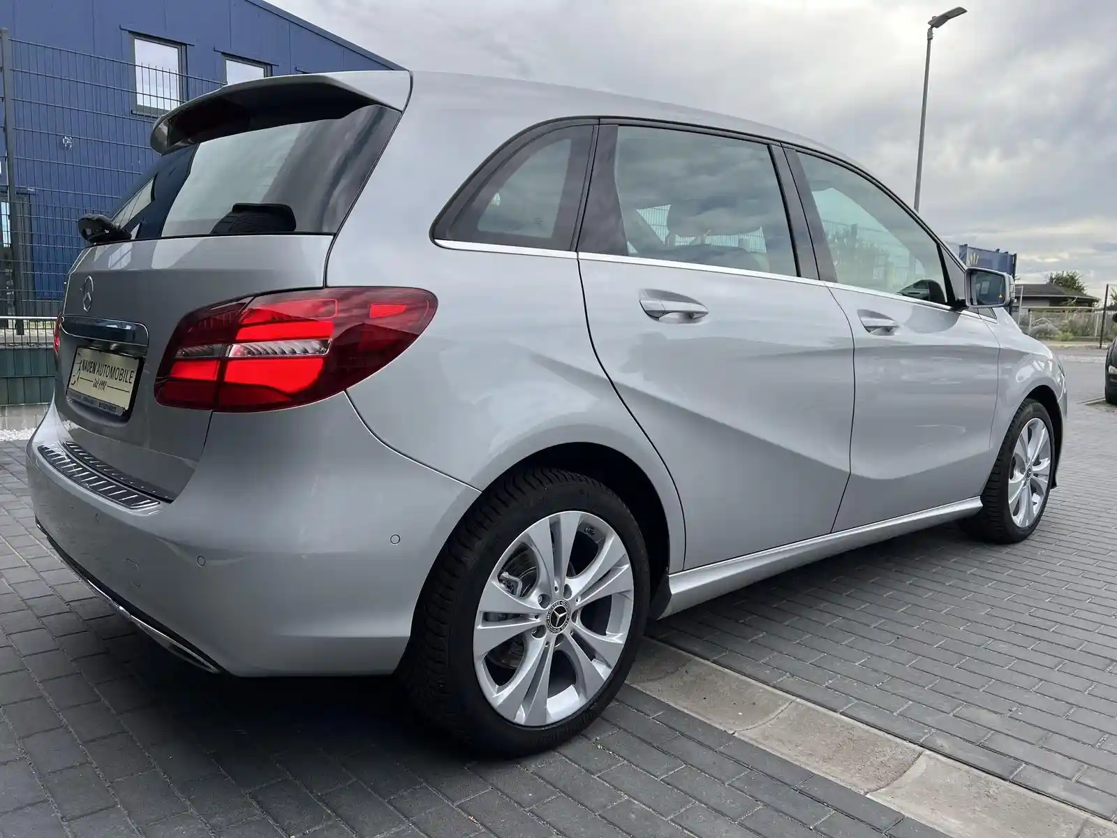 Mercedes-Benz B 200