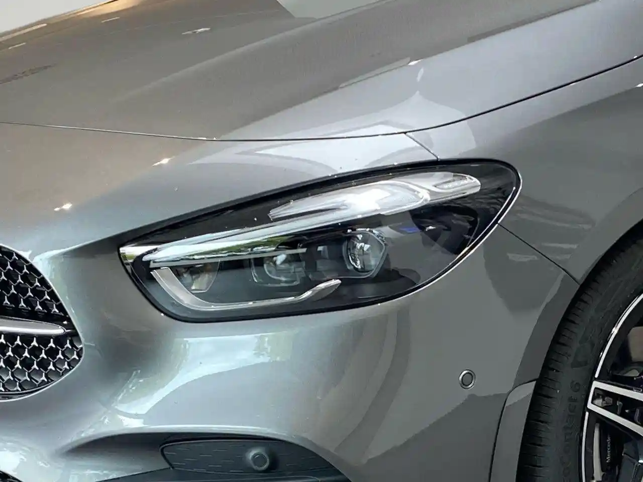 Mercedes-Benz B 200