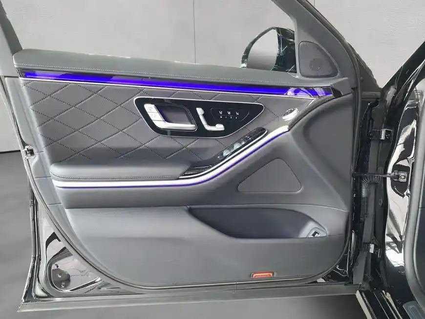 Mercedes-Benz S 400