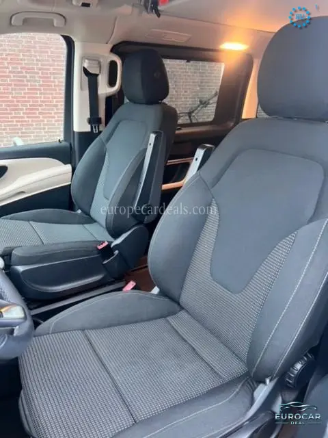 Mercedes-Benz V 220