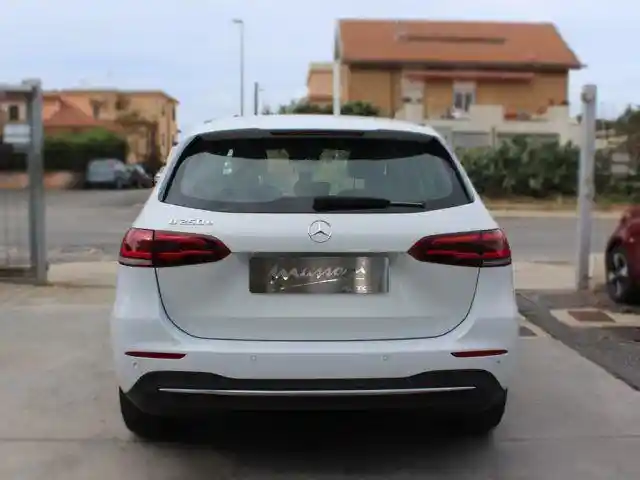 Mercedes-Benz B 250